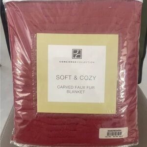 🎁Faux Fur Throw Blanket - KING - Wine - 108” X 90” - Brand New In Package